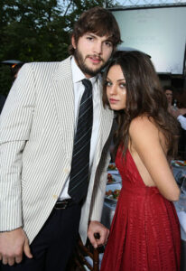 ashton_kutcher_mila_kunis_18f6er0-18f6er5-3