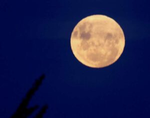 Super-Luna